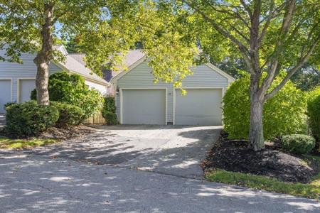 30 W Woods Circle