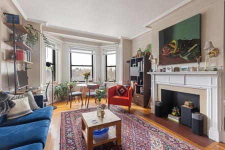466 Commonwealth
