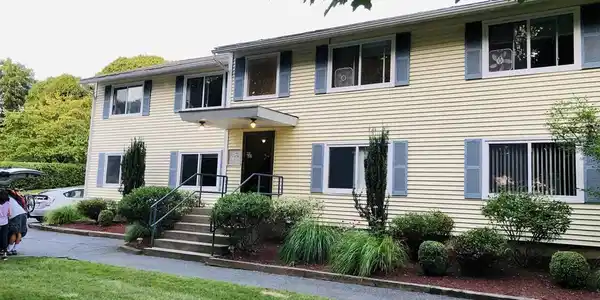 40 Winthrop St