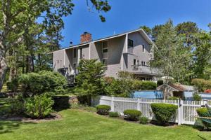 3 Driftwood Ln