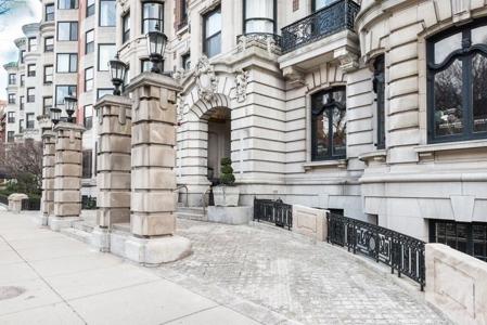 390 Commonwealth Ave