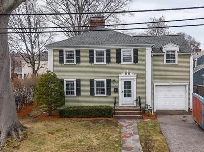32 Colonial Drive