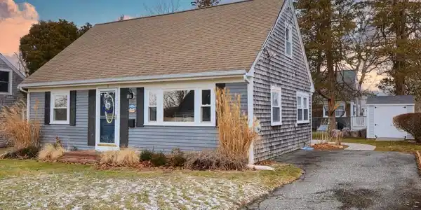 6 Harrington St