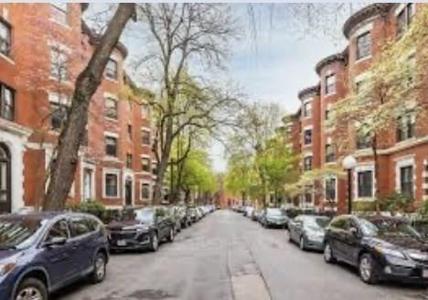 111 Gainsborough St