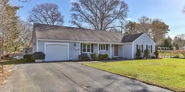 16 Mattis Dr