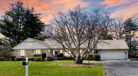 76 Ridgeway Cir