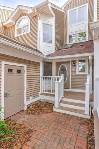 78 Pointe Rok Dr