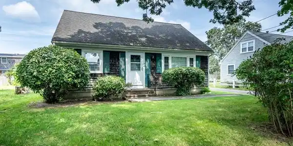 24 Montauk Street