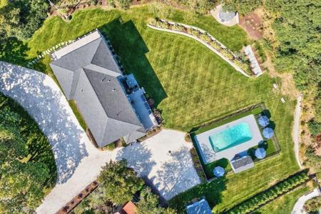 48 Red Brook Harbor Rd