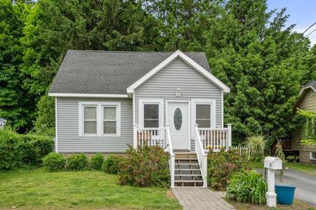 6 Pineland Ave