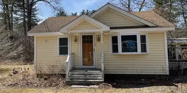 4 Maple Dr