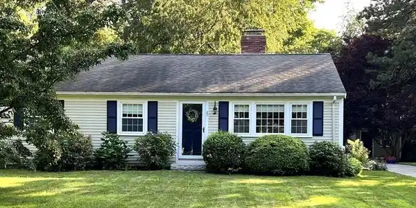 27 Fieldstone Dr