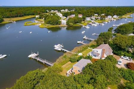 235 Edgewater Drive W