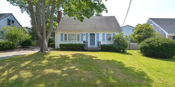 11 Montauk St