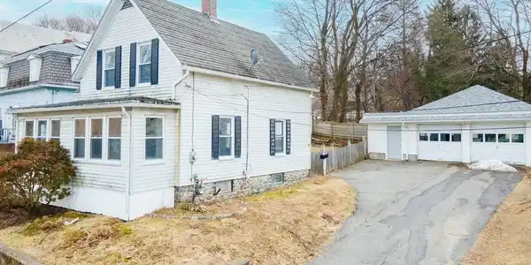 11 Pleasant St
