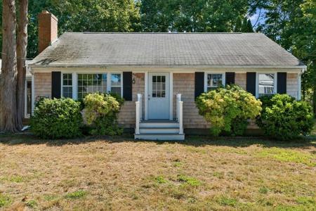 16 Carolyn Ln