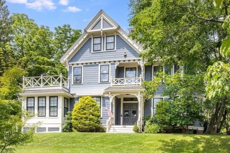 105 Pleasant St