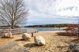 32 Woodside Dr