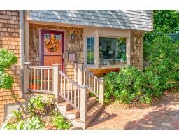 23 Hillside Avenue
