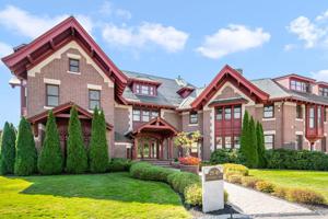 33 Cochichewick Drive