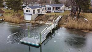 223 Edgewater Dr W