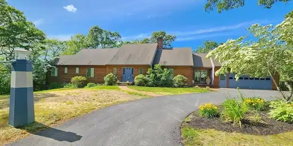 2 Mill Pond Cir