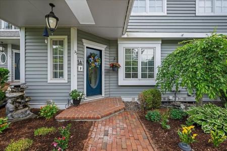 35 Eastern Point Dr