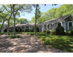 35 Oak Grove Avenue