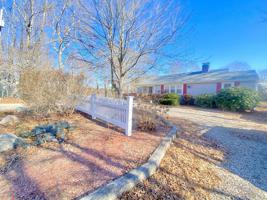 60 Cottage Dr