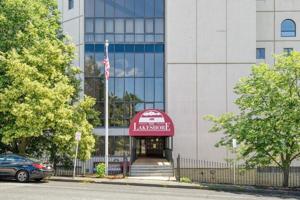 65 Lake Ave