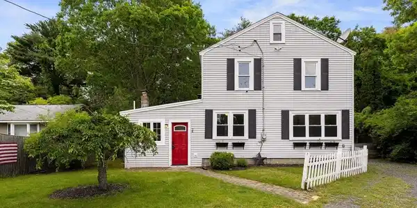 24 Oak Dr