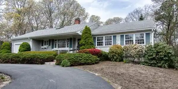 27 Oak Grove Ave