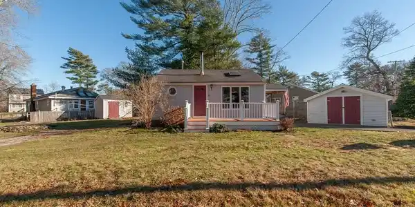 27 Oak Dr