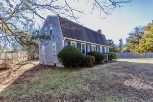 15 Squibnockett Dr