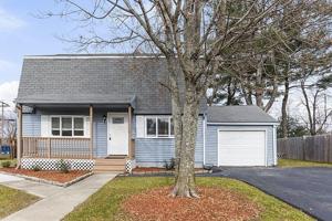 32 Elaine St