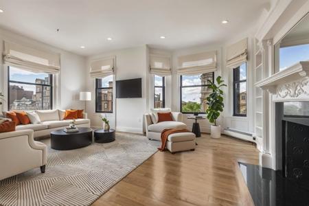 483 Beacon