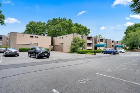 6 Shrewsbury Green Drive