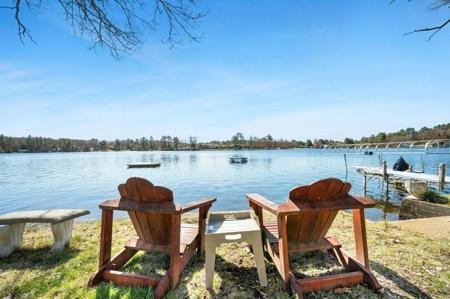 6 Cedar Pond Dr