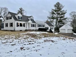 11 Taylor Point Rd