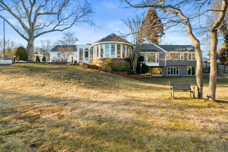330 Long Pond Dr