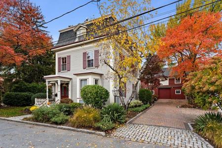 21 Avon Place