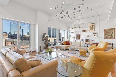 360 Newbury St