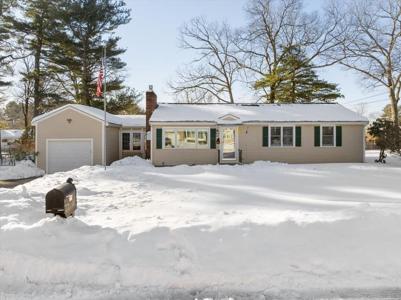 25 Pine Ridge Dr
