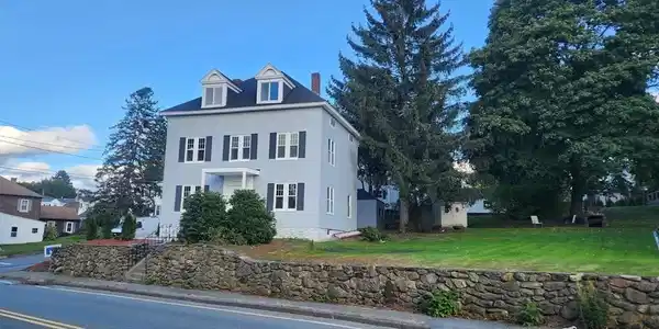 289 Main Street