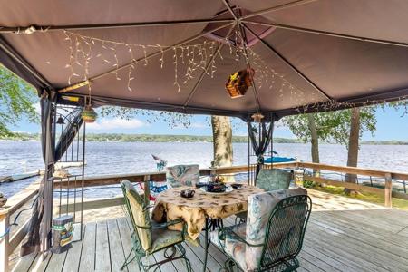 22 Fuller Shores Rd