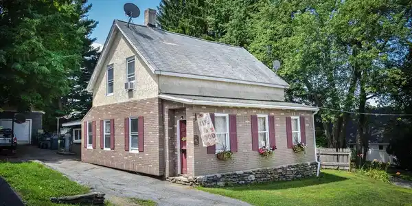 23 Summit Street