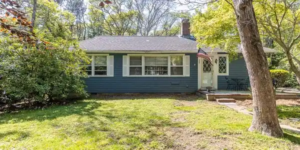 237 Acapesket Rd