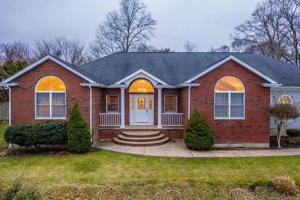 187 Lake Ave