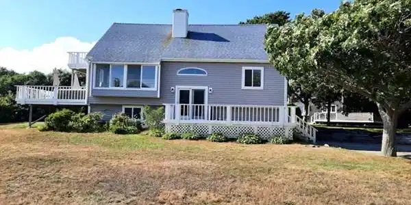 22 Bay View Ave