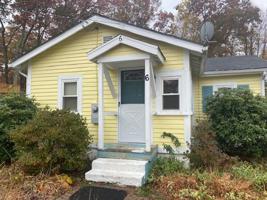 6 Beach St